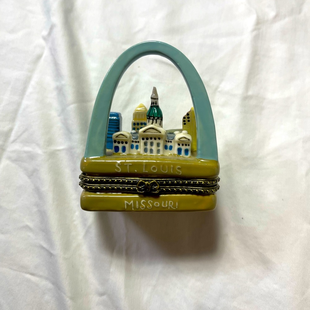 St Louis Missouri Gateway Arch Porcelain Hinged Trinket Box